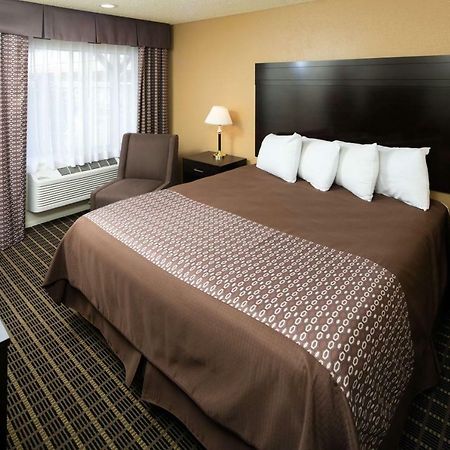 Red Lion Inn & Suites Redding Exterior foto